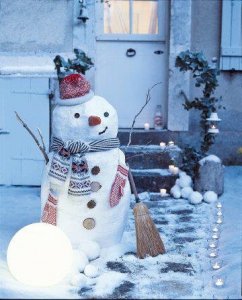 Hóember a bejárat előtt