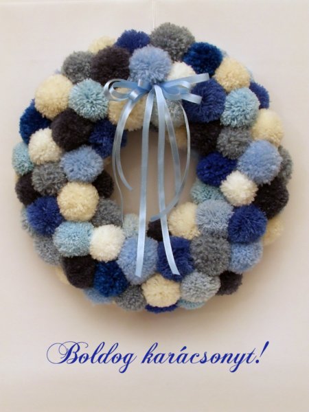 Adventi pompon koszorú