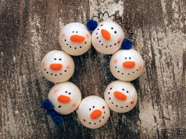 hóember papírgolyóból