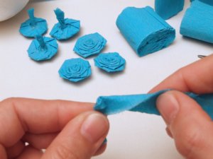 rozsas_karacsonyi_gomb