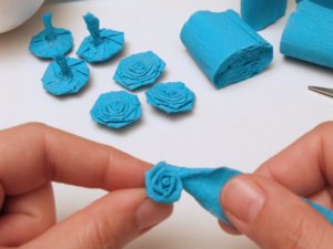 rozsas_karacsonyi_gomb