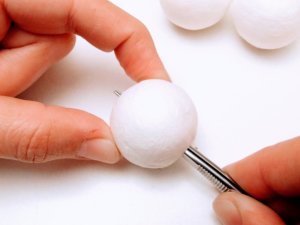 hóember papírgolyóból