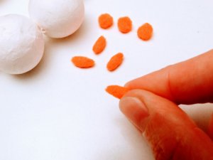 hóember papírgolyóból