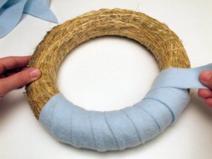 Adventi pompon koszorú