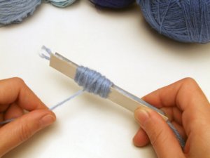 Adventi pompon koszorú