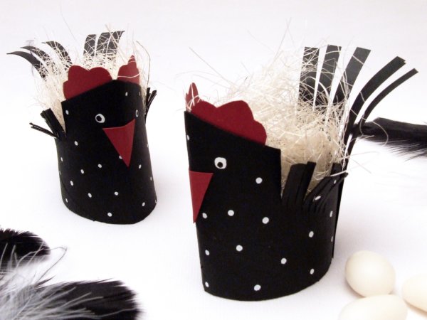 Húsvéti tyúkanyó papírgurigából